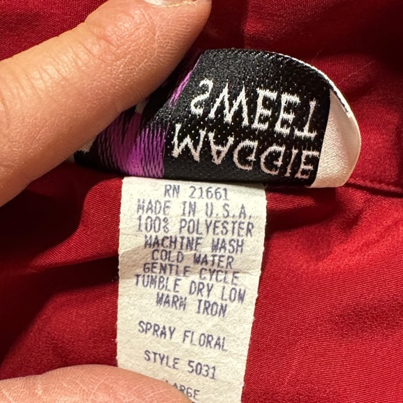 Red Two-Piece Button-Up Set - Picture 7 of 7